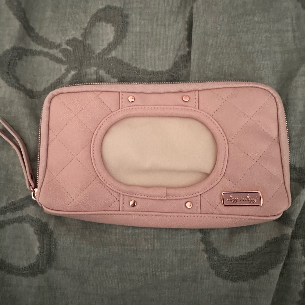 Itzy ritzy wipe holder